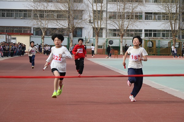 平邑兴蒙学校春季阳光体育运动会 圆满落幕(图4)