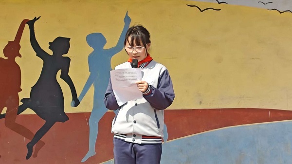 平兴蒙学校举行“做新时代诚信少年”主题升旗仪式(图1)