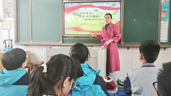【校园传真】实验小学开展缅怀先烈、传承红色基因系列活动(图2)