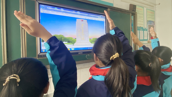 【校园传真】实验小学开展缅怀先烈、传承红色基因系列活动(图3)