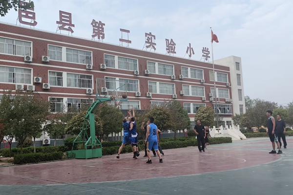 平邑县第二实验小学开展“庆五一”系列活动