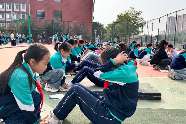 平邑县第四实验小学开展体育比赛活动(图3)