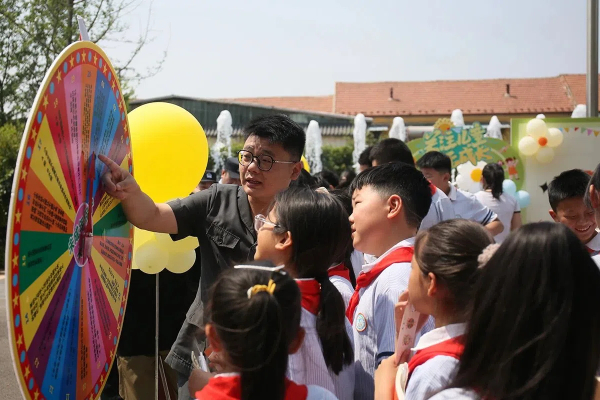 平邑县第四实验小学走进法院开展法治教育(图4)