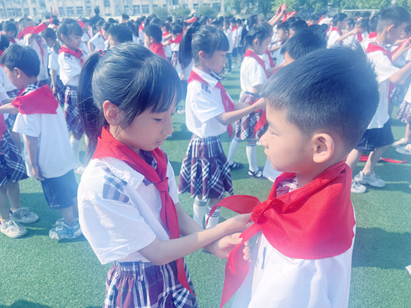 平邑县实验小学举行分批入队仪式(图3)