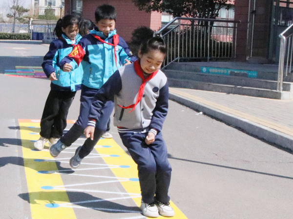 【提升体质】平邑县实验小学创新课间模式 多元激发体质健康(图1)