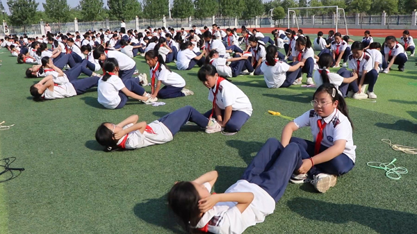 【提升体质】平邑县实验小学创新课间模式 多元激发体质健康(图4)