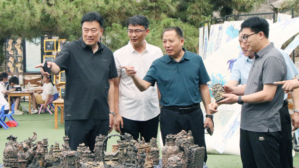 【人大视察】平邑县人大常委会走进兴蒙学校视察“全员导师育人”(图3)