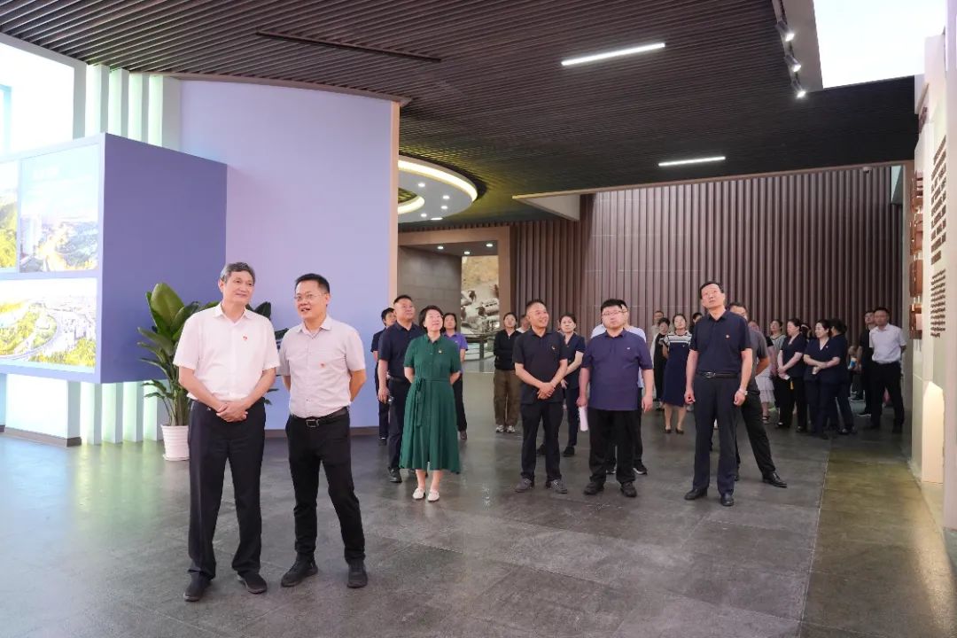 临沂市总工会组织开展警示教育暨“弘扬沂蒙精神·锤炼过硬作风”主题党日活动(图2)