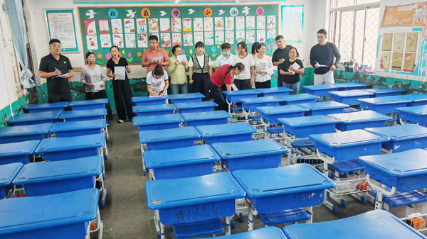【平邑教育】实验小学文化路校区举办班级物品摆放管理展评活动(图4)