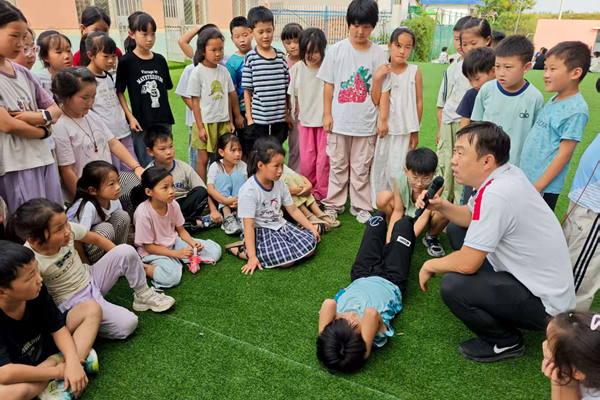 平邑县第二实验小学举行体质健康监测活动(图1)
