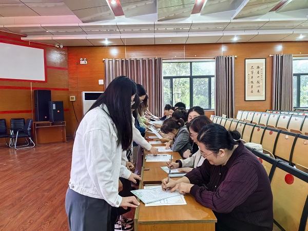 青蓝携手，共育桃李—平邑兴蒙学校举行青蓝工程启动仪式(图4)