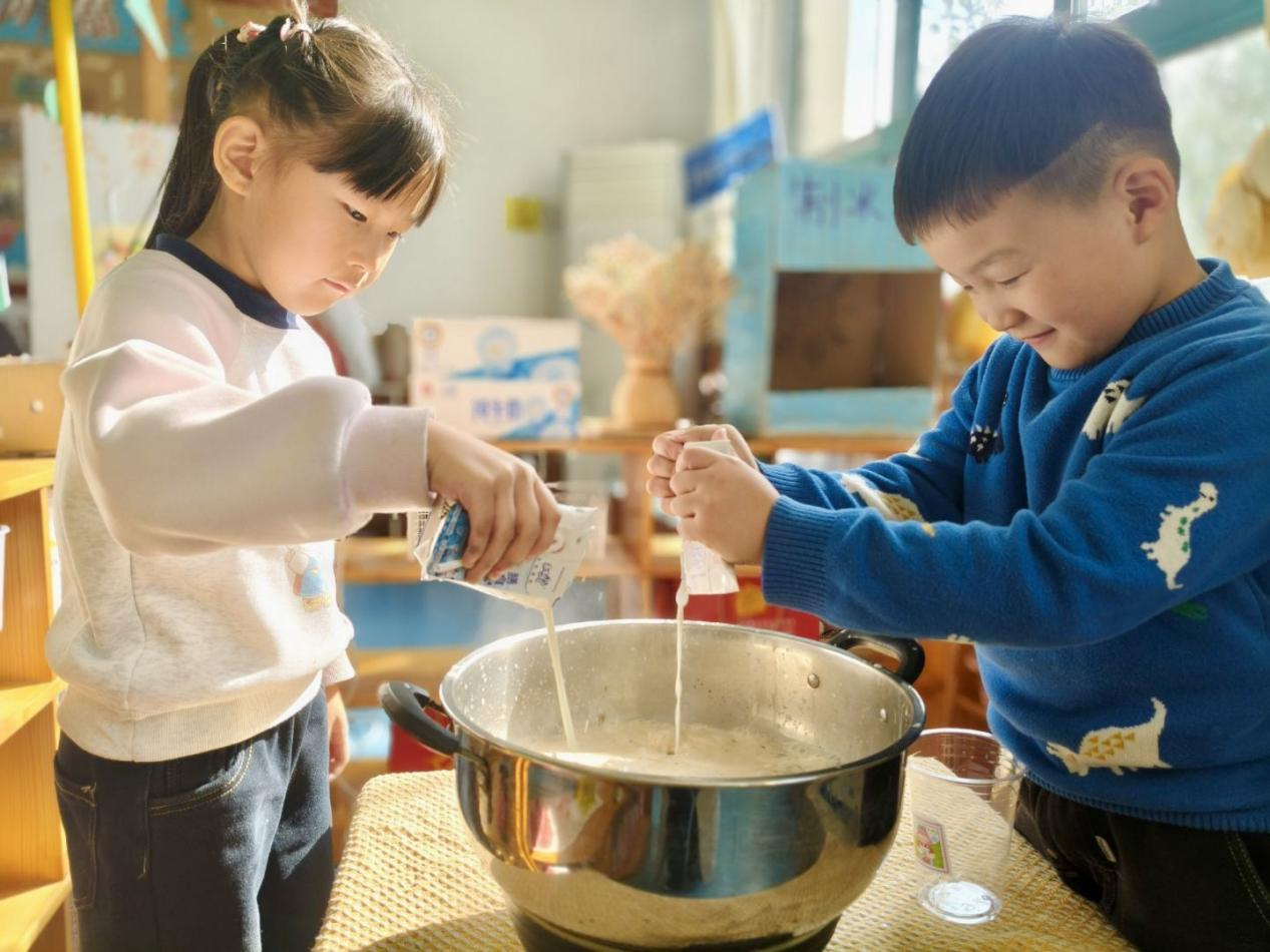 平邑县丰阳镇中心幼儿园开展霜降节气活动(图3) 平邑县丰阳镇中心幼儿园开展霜降节气活动(图3)