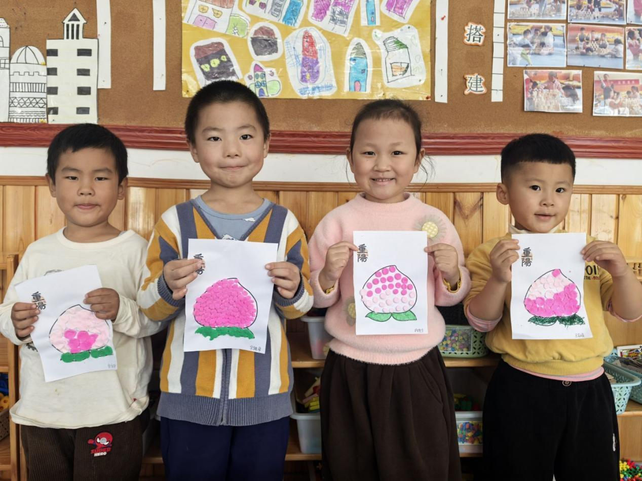 平邑县丰阳镇中心幼儿园开展重阳节主题活动(图3) 平邑县丰阳镇中心幼儿园开展重阳节主题活动(图3)