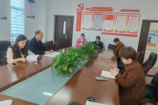 平邑县第二实验小学召开师德师风建设专题座谈会(图1) 平邑县第二实验小学召开师德师风建设专题座谈会(图1)