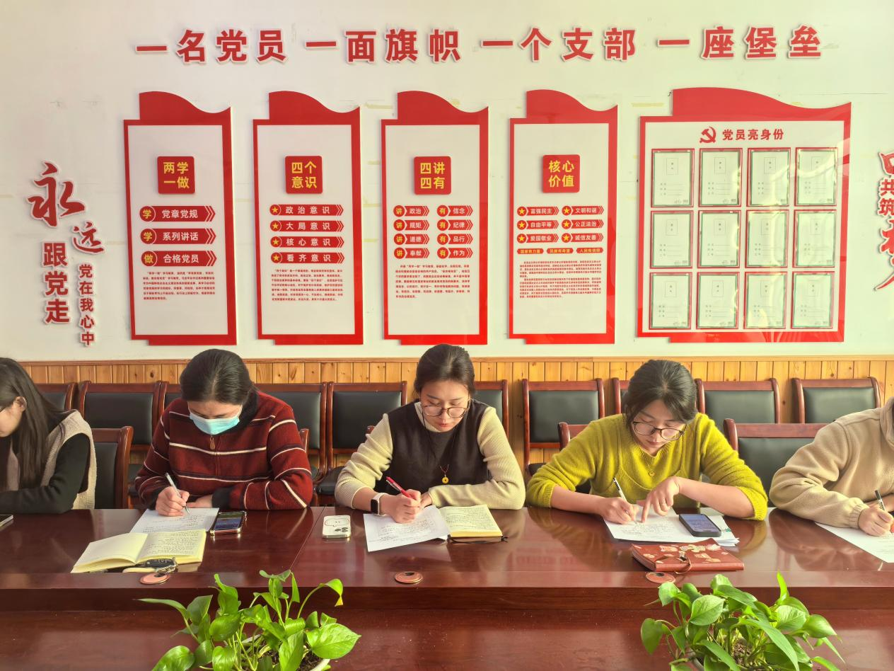 平邑县丰阳镇中心幼儿园 开展园所环境创设和园本特色创新教研活动(图3) 平邑县丰阳镇中心幼儿园 开展园所环境创设和园本特色创新教研活动(图3)