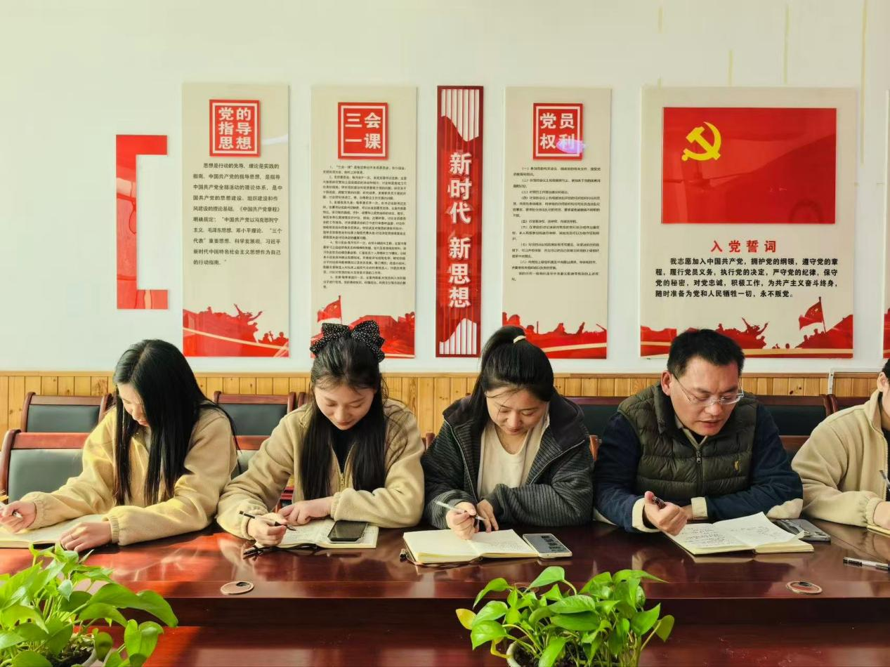 平邑县丰阳镇中心幼儿园开展“冬季户外活动适应性安排”教研活动(图2)