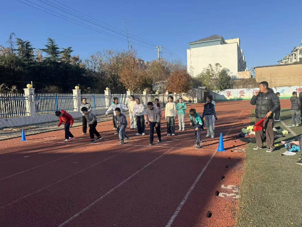 平邑县第四实验小学开展体质健康监测抽测活动(图1)