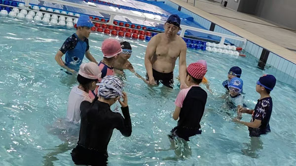 【沂蒙教育】点燃冬日激情,畅游蔚蓝水域(图1) 【沂蒙教育】点燃冬日激情,畅游蔚蓝水域(图1)