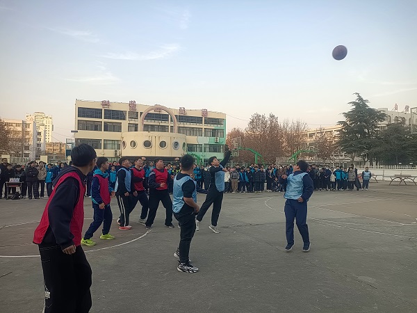 平邑兴蒙学校举行第六届家委会成立大会暨家长开放日活动(图5) 平邑兴蒙学校举行第六届家委会成立大会暨家长开放日活动(图5)