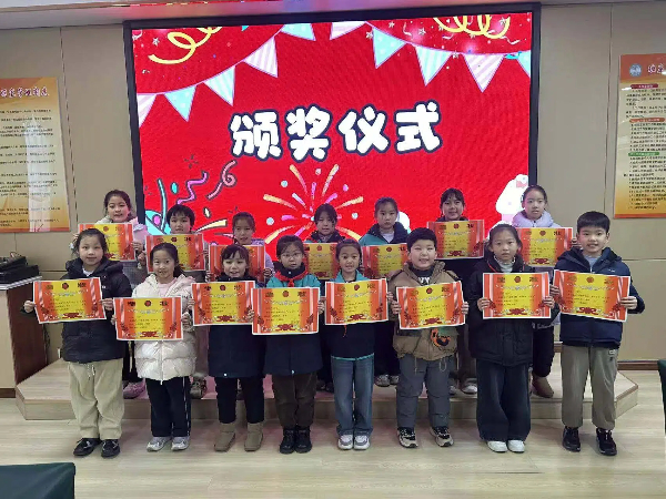 平邑县第四实验小学举行“童话故事我来讲”活动(图3)