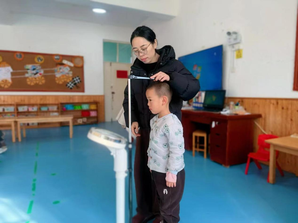 平邑县丰阳镇中心幼儿园开展健康查体活动(图1)