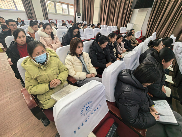 平邑县第二实验小学举行期末复习提质策略研讨会活动(图2) 平邑县第二实验小学举行期末复习提质策略研讨会活动(图2)