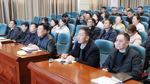 【山东平邑】实验小学教育集团“校长讲坛”成功举办(图2)