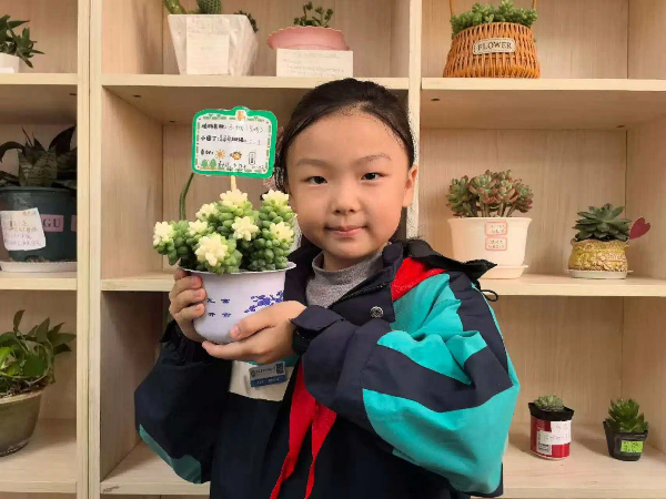 平邑县第四实验小学开展植树节主题生态文明实践活动(图1) 平邑县第四实验小学开展植树节主题生态文明实践活动(图1)