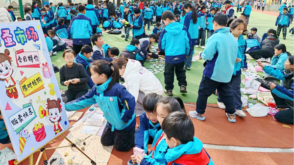 【山东平邑】实验小学文化路校区“小市场”助力“大成长”(图5) 【山东平邑】实验小学文化路校区“小市场”助力“大成长”(图5)