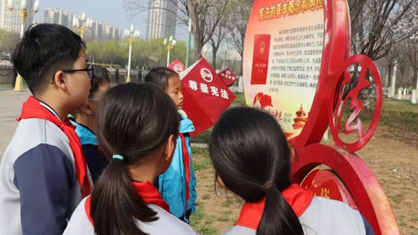 【山东平邑】实验小学第六校区引领学子走进自然拥抱春光(图4) 【山东平邑】实验小学第六校区引领学子走进自然拥抱春光(图4)