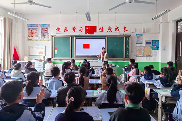 平邑县第二实验小学开展教师基本功核心素养展示活动(图1)