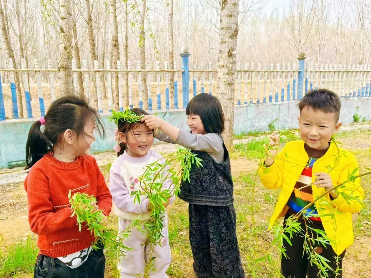 平邑县丰阳镇中心幼儿园开展清明节主题活动(图1)