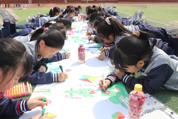 【山东平邑】实验小学第三校区“春日探趣”系列活动精彩开展(图3) 【山东平邑】实验小学第三校区“春日探趣”系列活动精彩开展(图3)