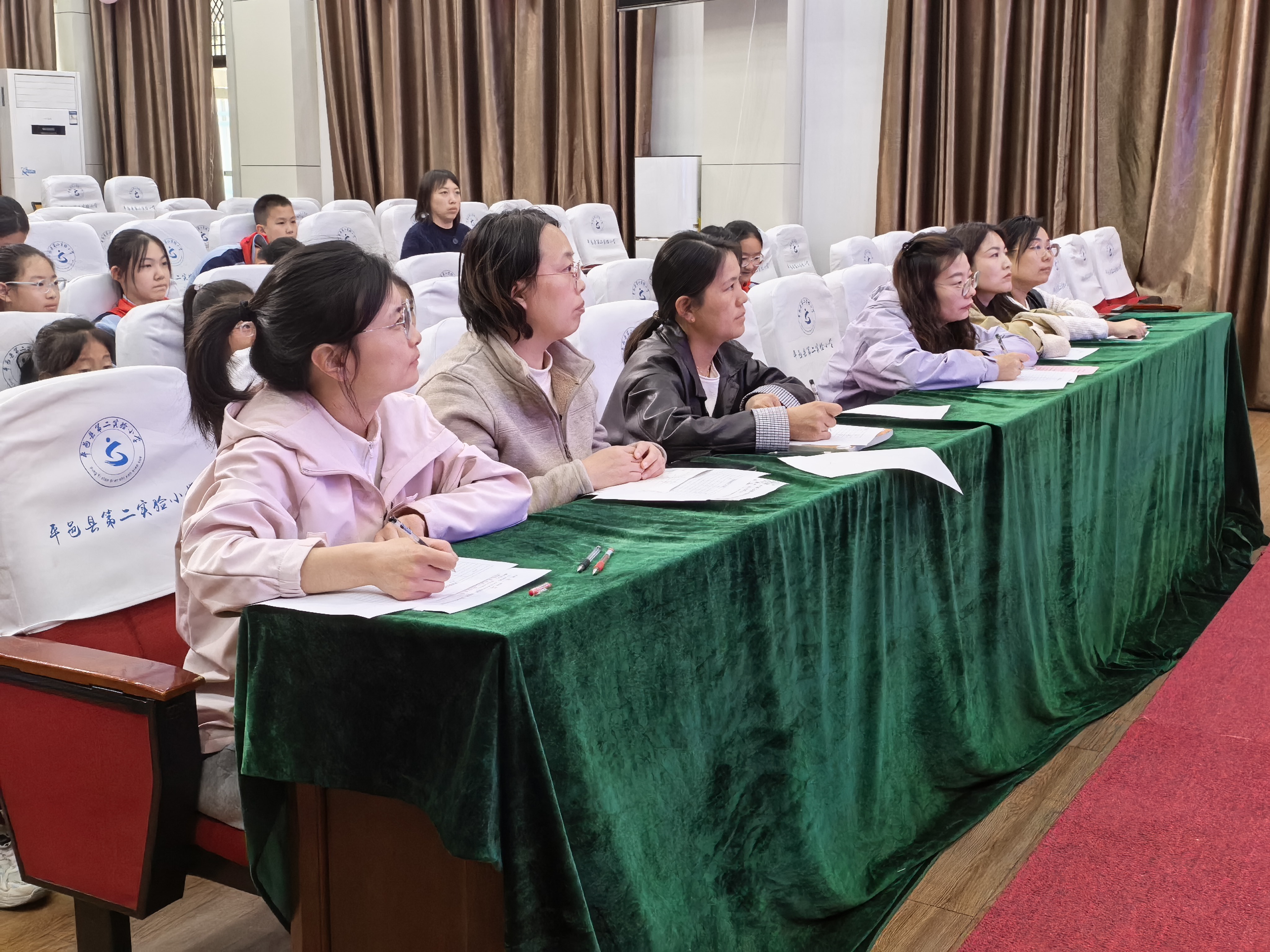 平邑县第二实验小学举行第九届读书节之“我喜爱的图书”分享活动(图2)