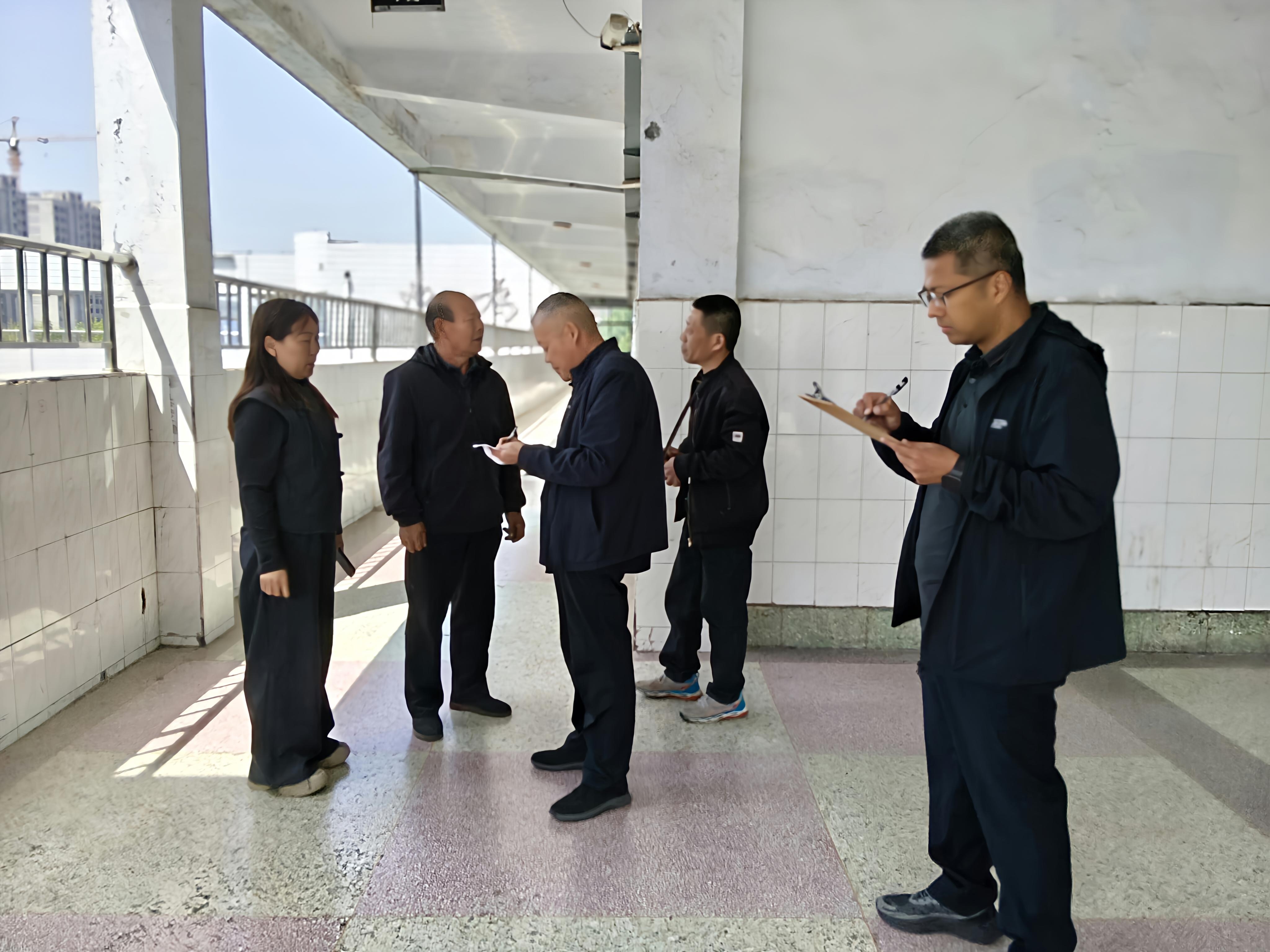 平邑兴蒙学校对标“20项底线” 筑牢校园安全防线(图2)