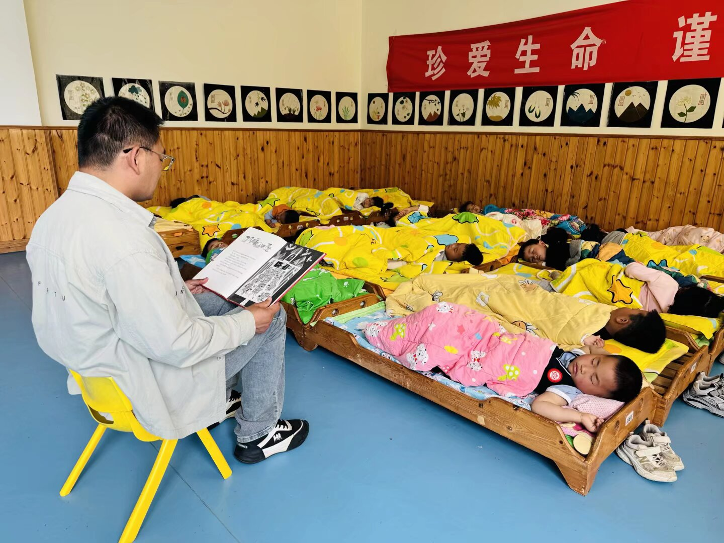 平邑县丰阳镇中心幼儿园开展阅读月系列活动(图2)