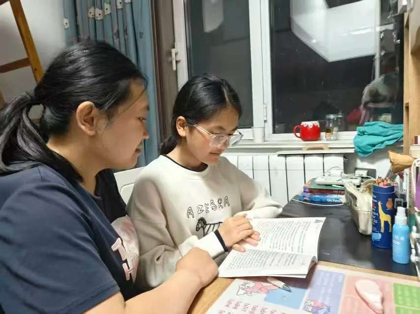 小事蕴温暖 幸福伴成长 ——平邑兴蒙学校六年级开展春假幸福小事颁奖活动