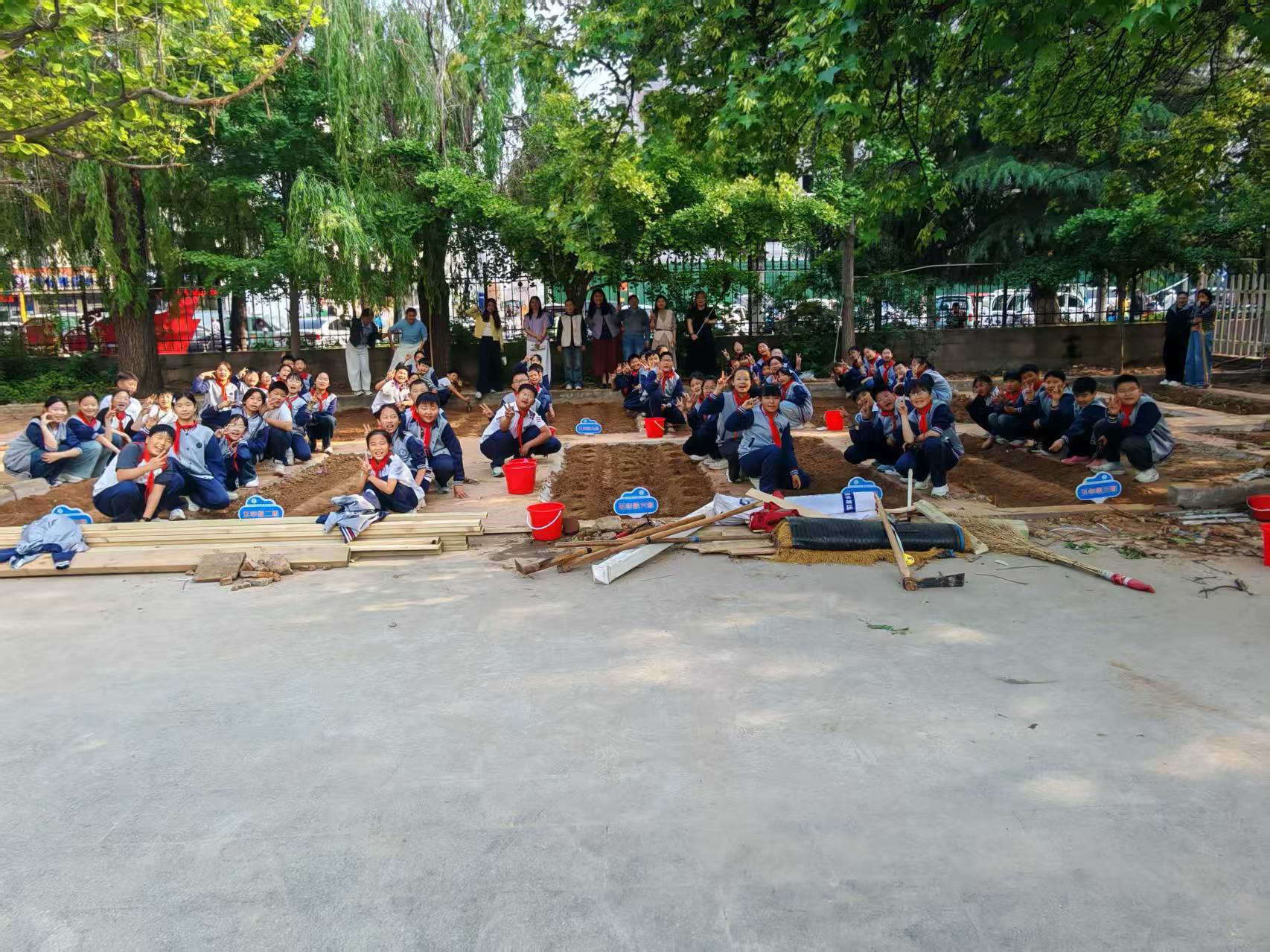 平邑兴蒙学校开展劳动种植实践活动 (图4)