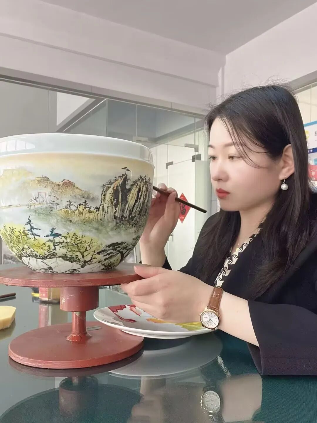 【工会工作】瓷韵凝匠心 巾帼绽芳华(图2)
