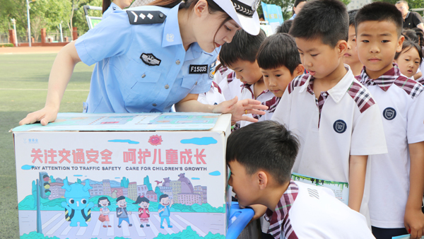 【山东平邑】实验小学第三校区成功举办“萌娃赶政法孝善大集”教育活动(图5)