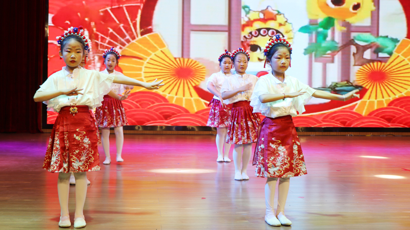 【戏剧展演】平邑县实验小学《女驸马》荣获县戏剧大赛佳绩(图5)