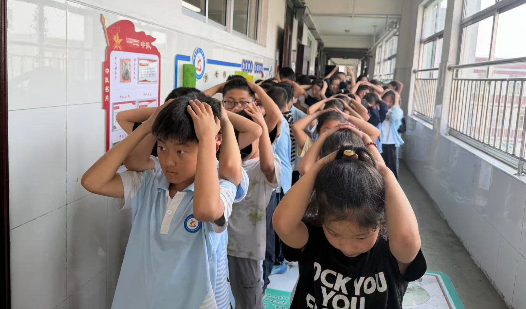 筑牢校园安全防线  普及防震安全知识(图2)