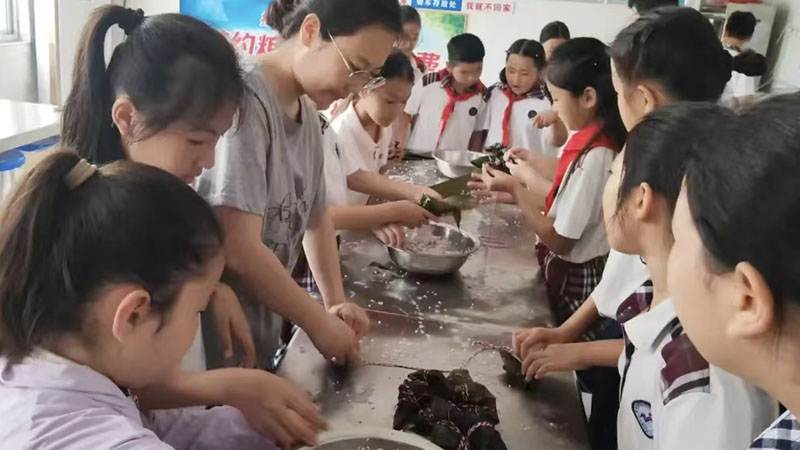 【校园动态】平邑县实验小学文化路校区端午实践育人润童心(图2)