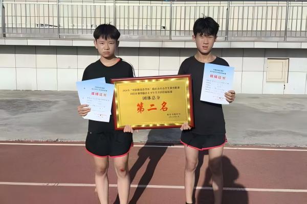 持续强化体育建设  锤炼学生强健体魄