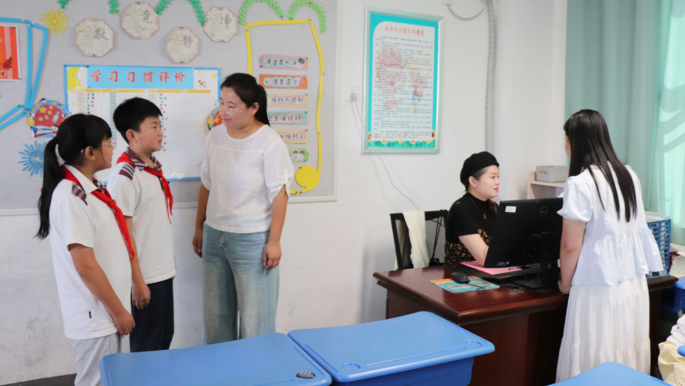 【校园扎根】平邑县实验小学第六校区扎实推进教师入班办公(图4)