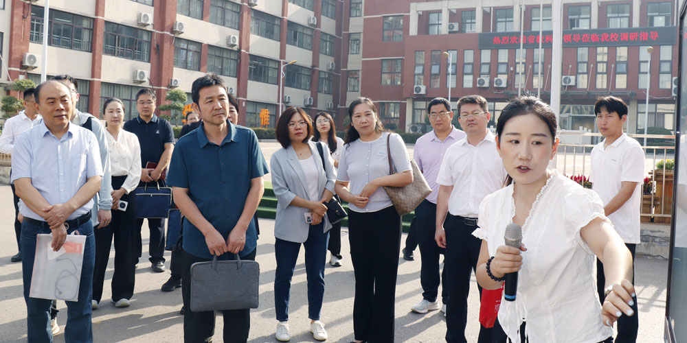 省教科院到平邑县第三实验小学开展专项调研(图2) 省教科院到平邑县第三实验小学开展专项调研(图2)