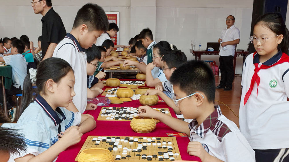 【棋艺赛事】以棋育人结硕果！平邑实小围棋联赛夺魁(图2)