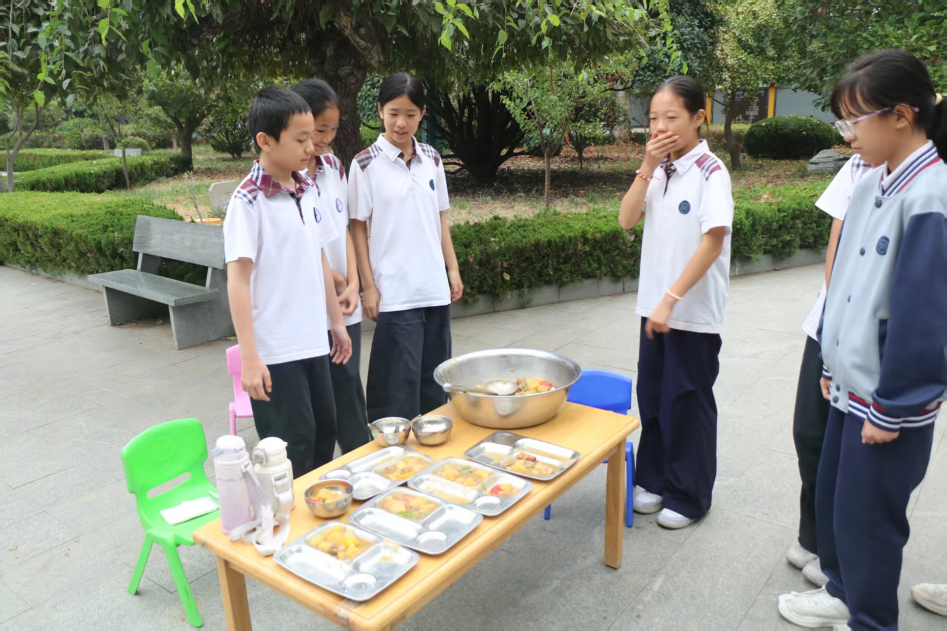 烟火润童心 厨艺促成长——平邑兴蒙学校六年级开展厨艺实践活动(图3)