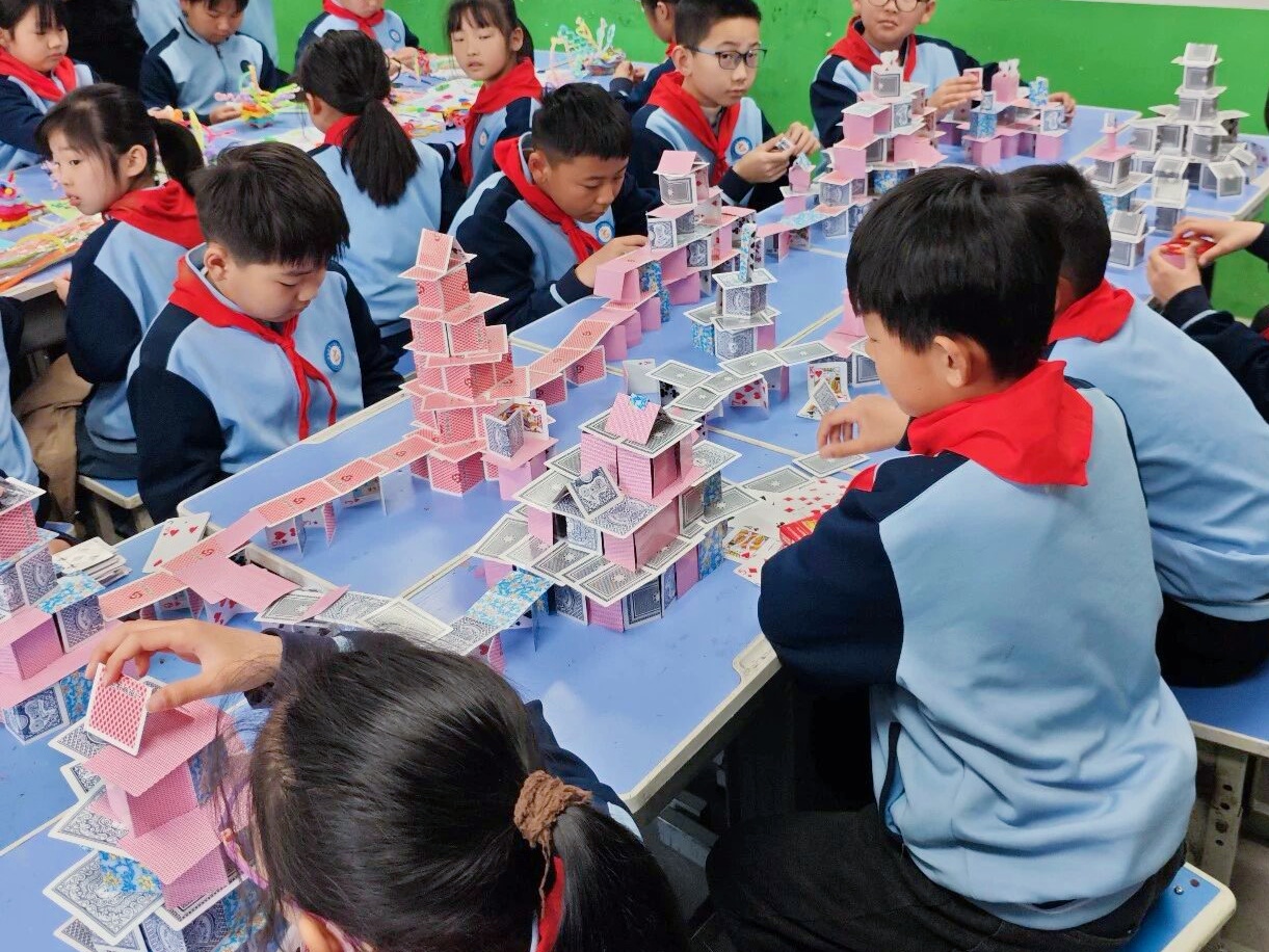 平邑县第二实验小学开展社团素养展示活动 (图1)