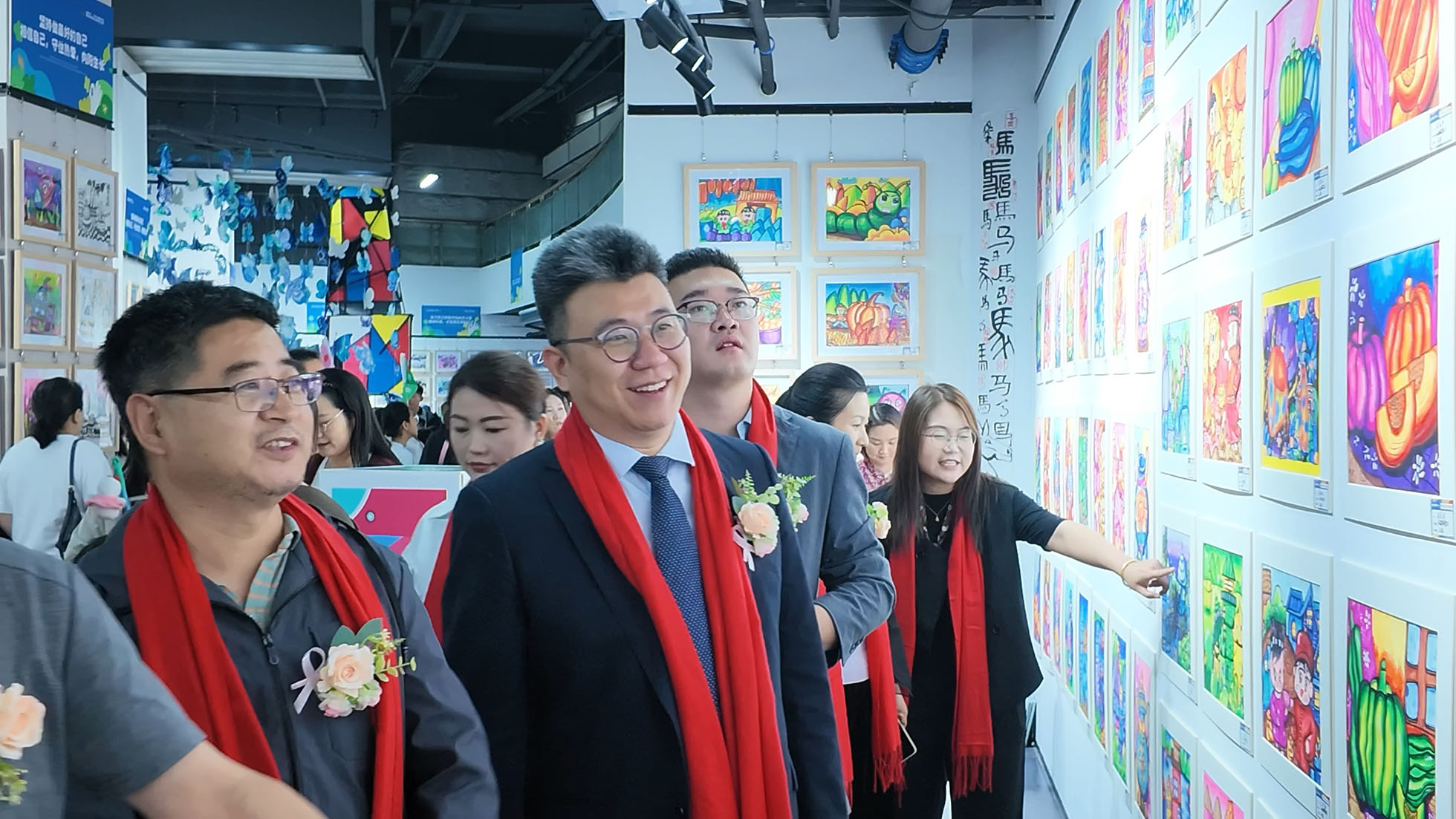 全国第十届WAEC青少年儿童视觉艺术展 暨希望美术教育22周年小画家作品汇报展在临沂盛大开幕(图8) 全国第十届WAEC青少年儿童视觉艺术展 暨希望美术教育22周年小画家作品汇报展在临沂盛大开幕(图8)